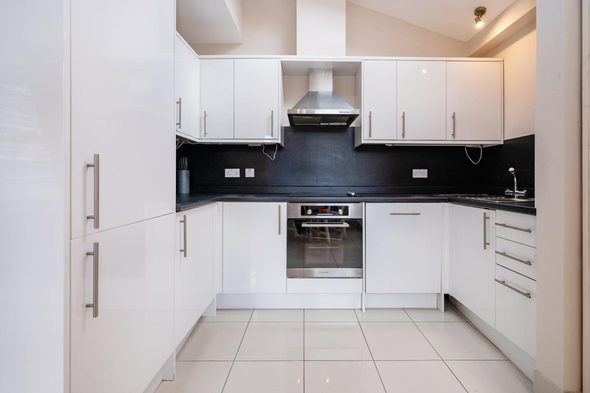 Paddington Modern Apartments 런던 외부 사진