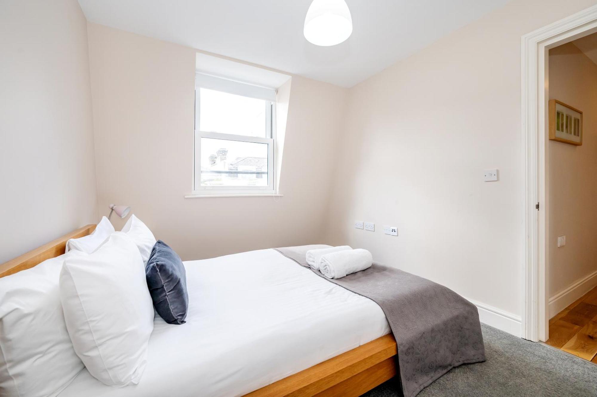 Paddington Modern Apartments 런던 외부 사진