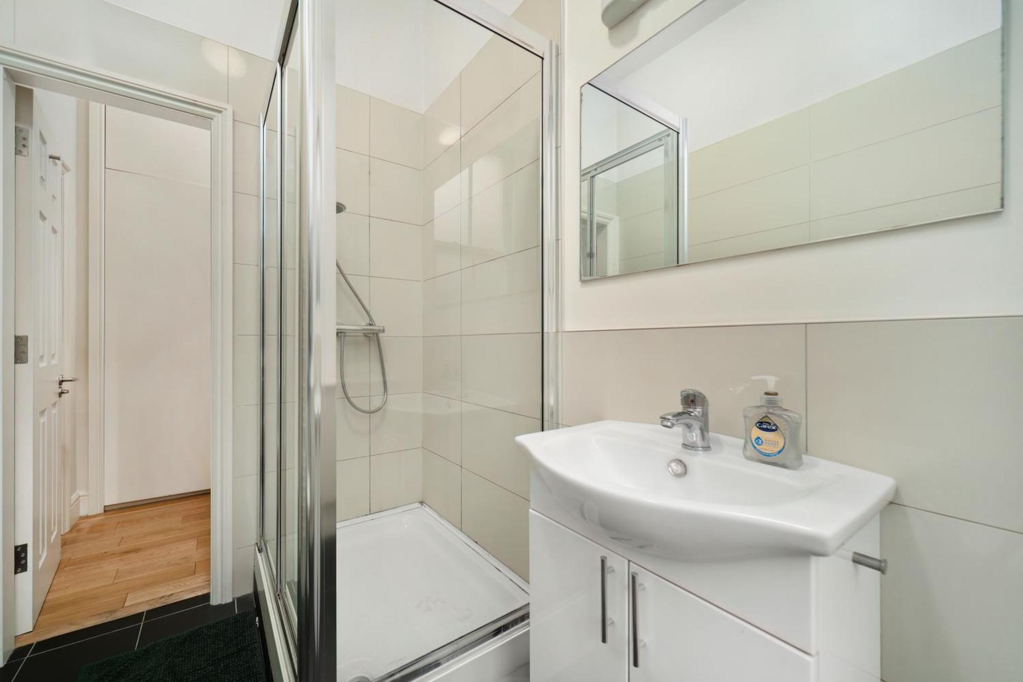 Paddington Modern Apartments 런던 외부 사진